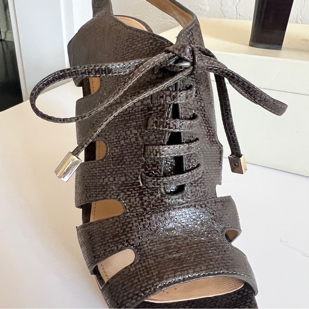 COACH  Moreen Shiny Textured Lace-Up Stacked Heels in Olive size 8.5M 🫒 - Picture 8 of 16